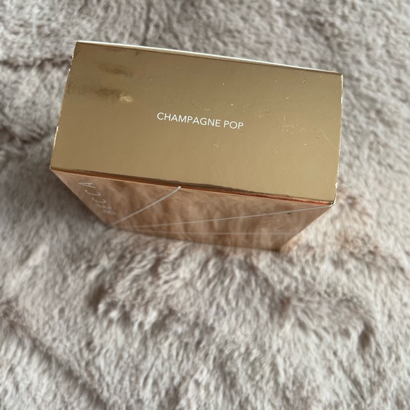 2 for $75 - BECCA - Champagne Pop - Glow Dust Highlighter - Limited Edition BNIB - Picture 4 of 4